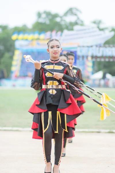 Crianças durante desfile esportivo — Fotografia de Stock