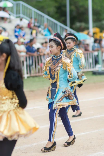 Crianças durante desfile esportivo — Fotografia de Stock