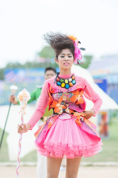 Crianças durante desfile esportivo — Fotografia de Stock