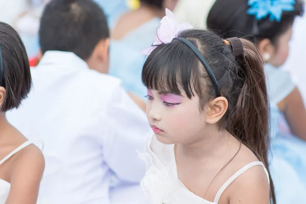 Crianças durante desfile esportivo — Fotografia de Stock