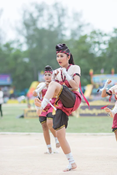 Niños durante el desfile deportivo — Foto de Stock