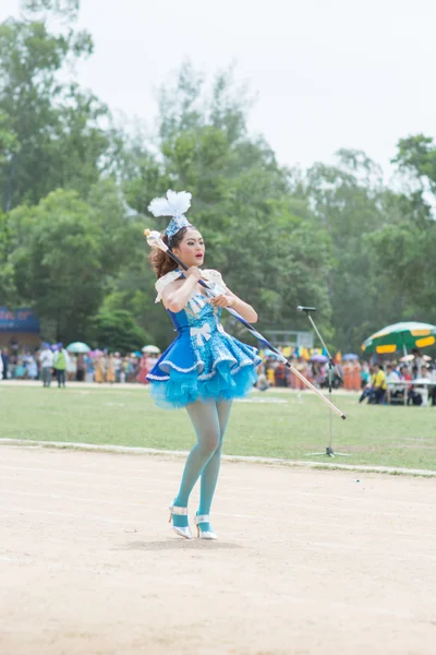 Crianças durante desfile esportivo — Fotografia de Stock