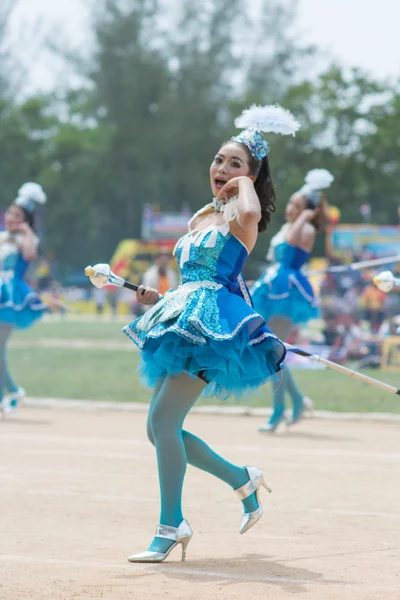 Crianças durante desfile esportivo — Fotografia de Stock