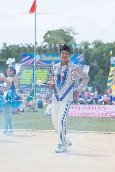 Crianças durante desfile esportivo — Fotografia de Stock