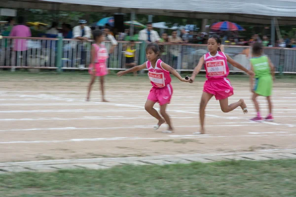 Défilé sportif enfants — Photo