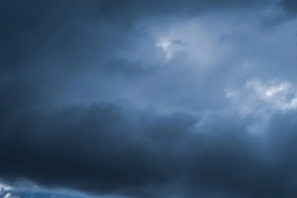 雷雨の後の春の空 — ストック写真