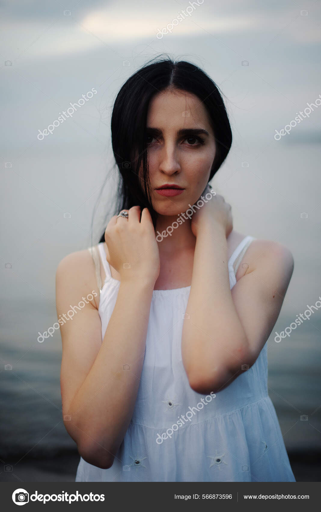 Beautiful Sexy Girl Short White Dress Nature River Fotografía De Stock © Prokopfoto 566873596