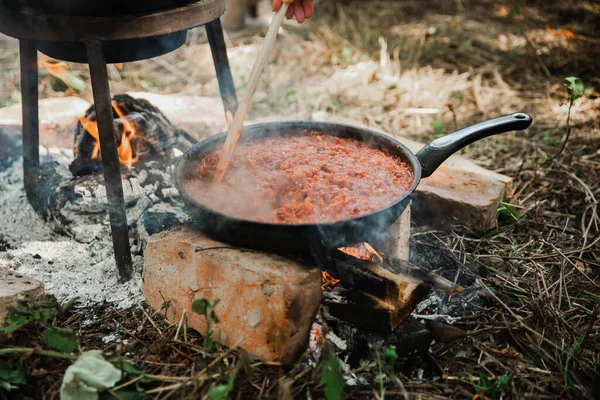 Ουκρανικό Εθνικό Πιάτο Μπορστ Εξωτερική Μαγείρεμα Στη Φωτιά Ξύλο — Φωτογραφία Αρχείου
