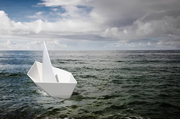 Barco de papel —  Fotos de Stock