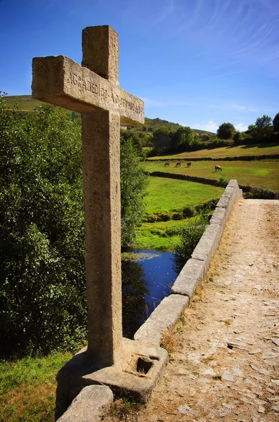 Gamla romanska bridge — Stockfoto