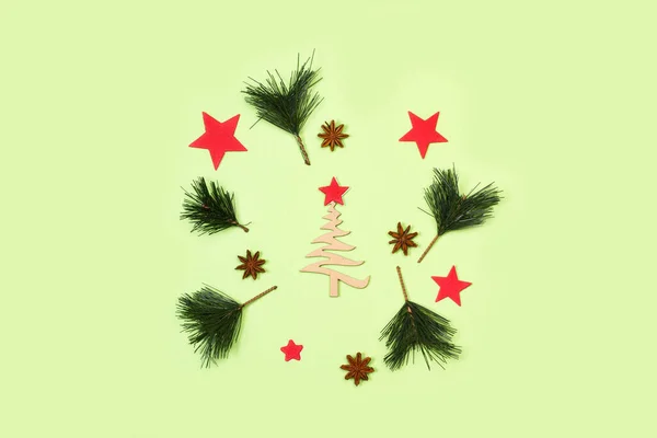 Kerst Ornamenten Een Groene Achtergrond — Stockfoto