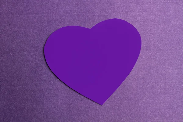Фиолетовое Бумажное Сердце Фиолетовом Фоне Копировальным Пространством — стоковое фото