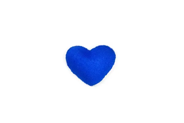 Ткань Голубого Сердца Белом Фоне Копировальным Пространством — стоковое фото