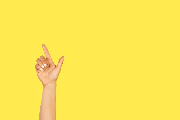 Mulher Mão Fazendo Gesto Celebração Fundo Amarelo — Fotografia de Stock