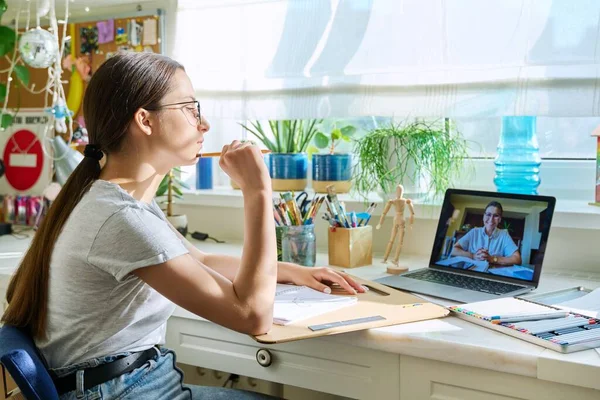 Online Drawing Lesson Teenage Girl Having Video Call Conference Chat — Stock Photo, Image