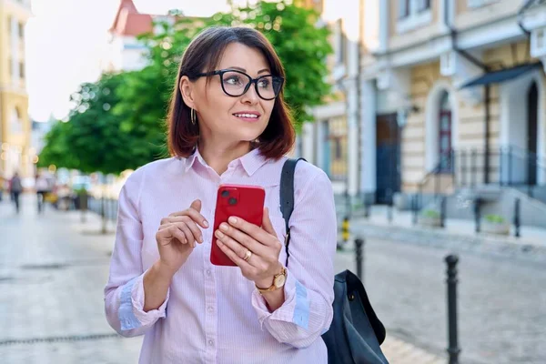 Middle Aged Smiling Woman Looking Smartphone City Street Beautiful Mature — Stock Photo, Image