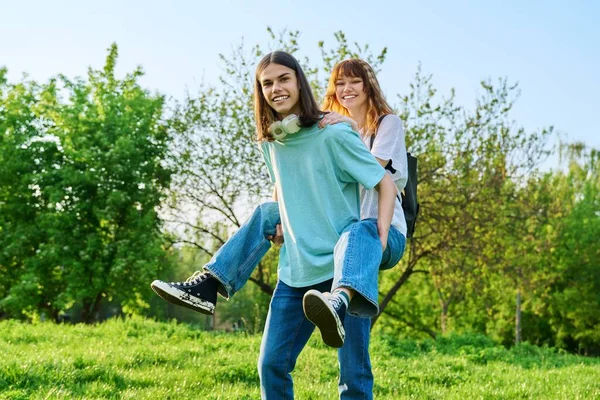 Happy Laughing Youth Having Fun Couple Teenagers Outdoor Beautiful Young — Stockfoto