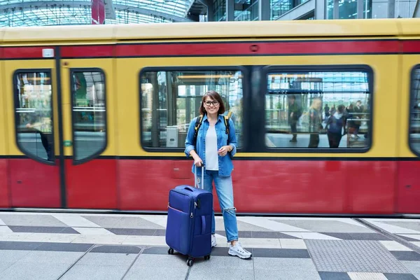 Woman Backpack Suitcase Railway Station Female Passenger Luggage Platform Background — 图库照片