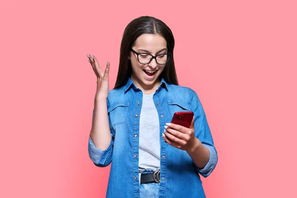 Happy Teenage Girl Smartphone Her Hands Emotion Yes Happiness Success — Foto de Stock