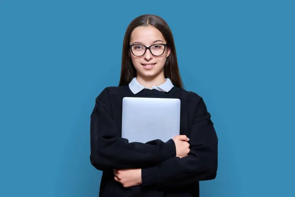 Portrait Teenage Female Student Laptop Looking Camera Blue Color Background —  Fotos de Stock