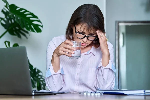 Tired Middle Aged Woman Suffering Headache Overwork Sitting Workplace Laptop — Fotografia de Stock