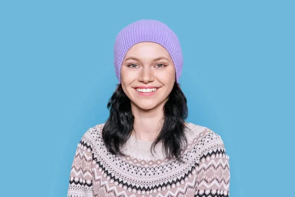 Portrait Young Woman Knitted Hat Woolen Sweater Light Blue Color — Stock fotografie