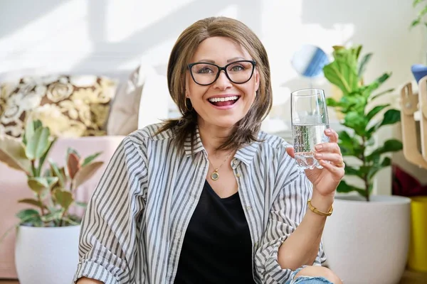 Smiling Mature Woman Glass Water House Middle Aged Female Drinking — Stockfoto
