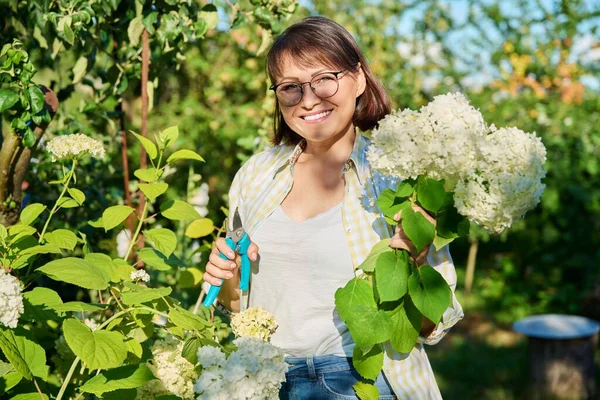 Woman Secateurs Cutting Flowers White Hydrangea Female Farmer Florist Work — Stockfoto