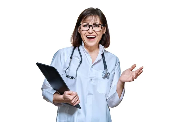 Friendly Female Doctor Laptop Hands Looking Camera White Isolated Background — Fotografia de Stock