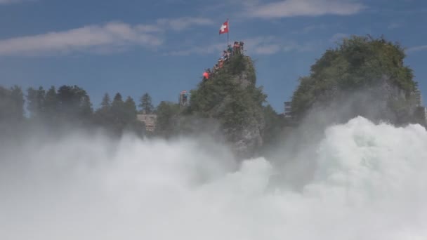 Рейнський водоспад поблизу Шаффхаузен в Швейцарії — стокове відео