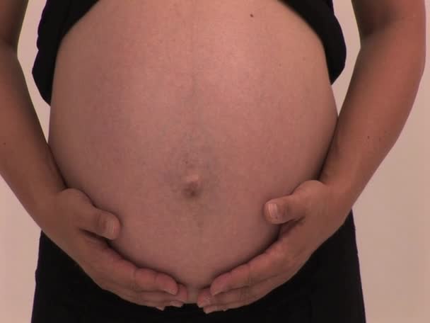 Frau im neunten Monat schwanger — Stockvideo