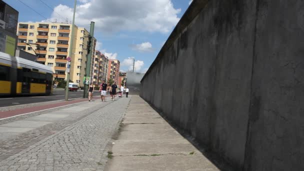 柏林墙纪念馆在贝瑙尔大街 — 图库视频影像