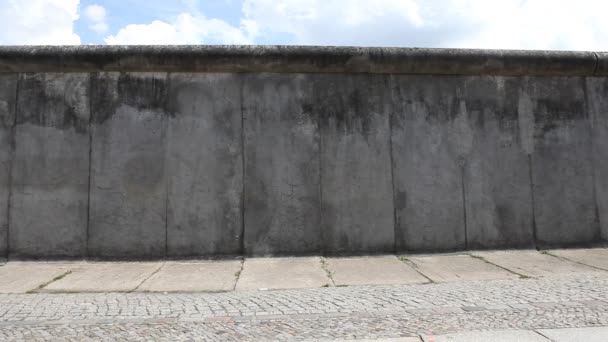 Bernauer strasse Berlin Duvarı anıt — Stok video