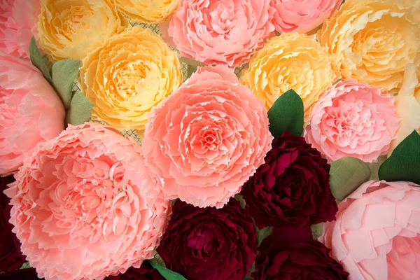 Colorido de decoración de flores artificiales. El ramo de flores de tela — Foto de Stock