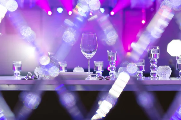 Vidrio colgante y cuentas brillantes son un elemento de la decoración de la boda —  Fotos de Stock