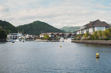 Hint Okyanusu 'ndaki yat kulübü Mauritius, tropikal bir ada.