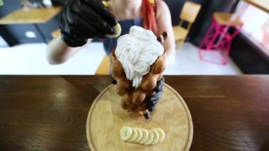 Hong Kong usulü yumurta waffle..