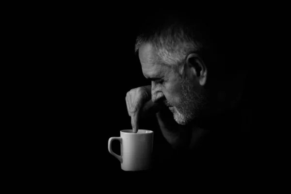 Found Something Bothering Him Mug — Stock Photo, Image