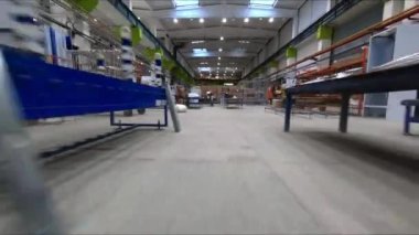 Çalışanlar ve farklı ekipmanlarla birlikte çalışma boyunca hareket