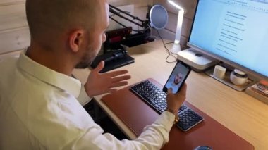 İş koçu, iş yerindeki takipçilere yeni ders kaydetti