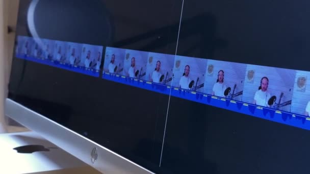 Montagem de vídeo educativo no aplicativo de edição no computador — Vídeo de Stock