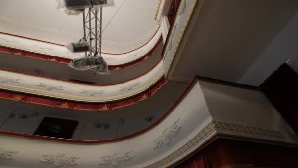 Spectators balconies with vintage decor and projectors — Vídeo de Stock