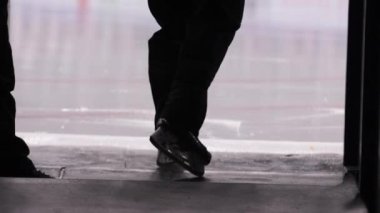 Hokey jürisi yarışmanın arka planında paten kayıyor