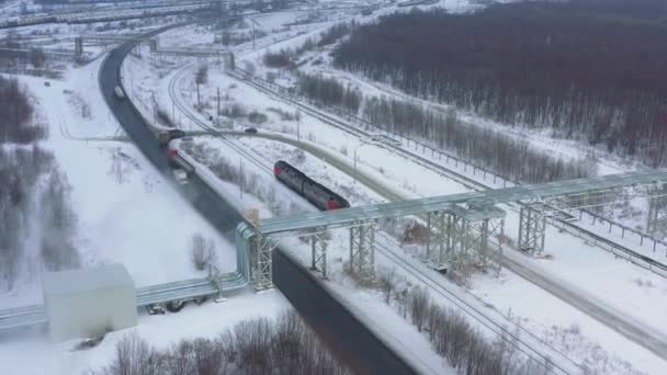Kazan Tatarstan Russia 052021 Yolcu Dizel Treni Karlı Arazide Asfalt — Stok video