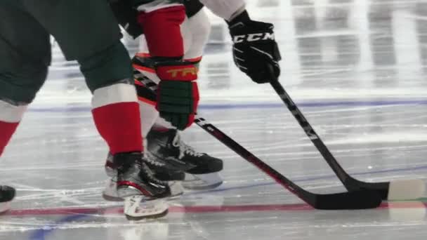 Kazan Tatarstan Rusko Října 2020 Kvalifikovaní Hokejisté Uniformách Kovovými Hokejkami — Stock video