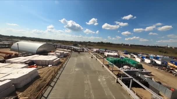 Lange Tunnel Gang Onafgewerkte Sport Stadion Gebouw Grote Bouwplaats Zomerdag — Stockvideo