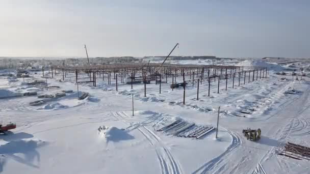 Timelapse Van Enorme Magazijngebouwen Bouw Met Hedendaagse Machines Het Veld — Stockvideo