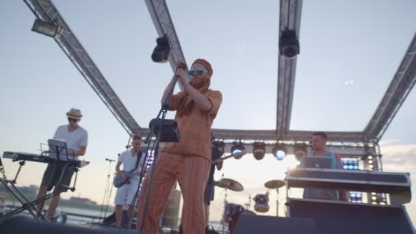 Kazan Tatarstan Russia Haziran 2021 Yaz Akşamı Alacakaranlıkta Festivalde Müzik — Stok video