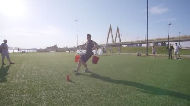 Kazan Tatarstan Russia Junho 2021 Atletas Competem Corrida Revezamento Gramado — Vídeo de Stock