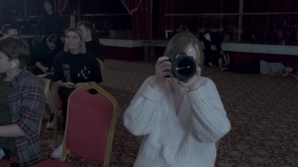 Kazan Tatarstan Russia September 2022 Young Woman Takes Pictures Digital — Stock Video